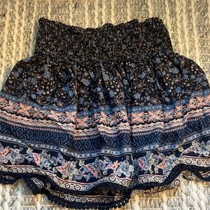 Hollister, fun pattern, medium flowing mini skirt